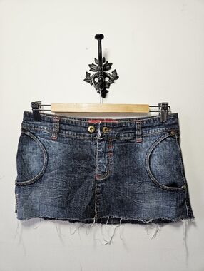 Vintage Y2K Ecko Micro Mini Jean Skirt Size M Low Rise Denim Embellished